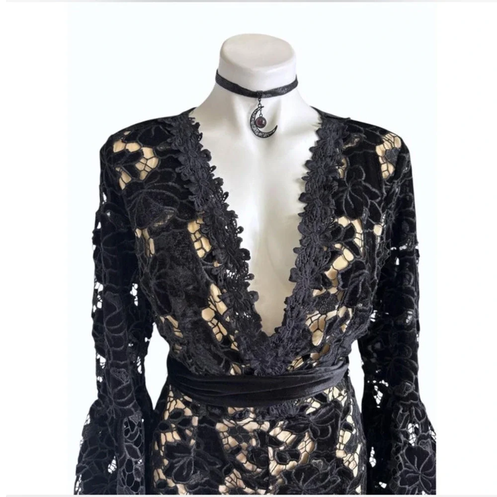 Whimsigoth Black Lace Velvet Super Bell Sleeve Romper Vampire Dark Romantic - Picture 3 of 7